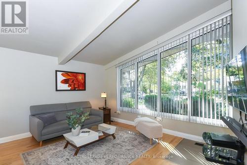 1554 Chomley Crescent, Ottawa, ON 
