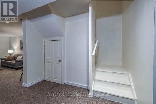 43 Waterton Crescent, Richmond Hill, ON 