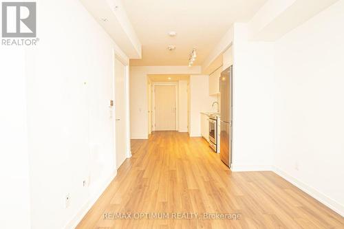 209 - 30 SAMUEL WOOD WAY , Toronto, Ontario M9B 0C9 3