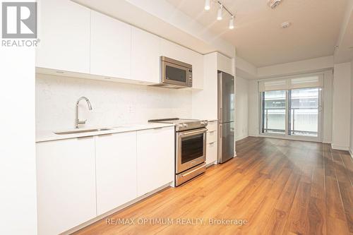 209 - 30 SAMUEL WOOD WAY , Toronto, Ontario M9B 0C9 5