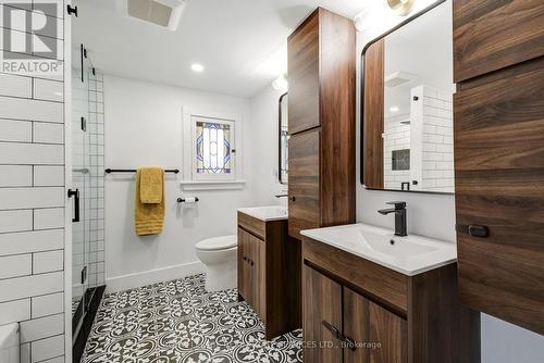 Beautiful 5pc Bathroom! - 139 Lake Street, Grimsby, ON 