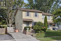 748 HILLCROFT STREET Oshawa (Eastdale), ON L1G 7H6