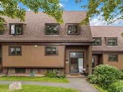 14 Hanover Court  Clayton Park, NS B3M 3K6