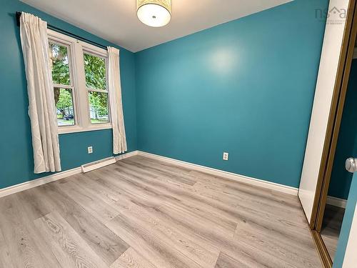 27 Smith Avenue, Bridgewater, NS 