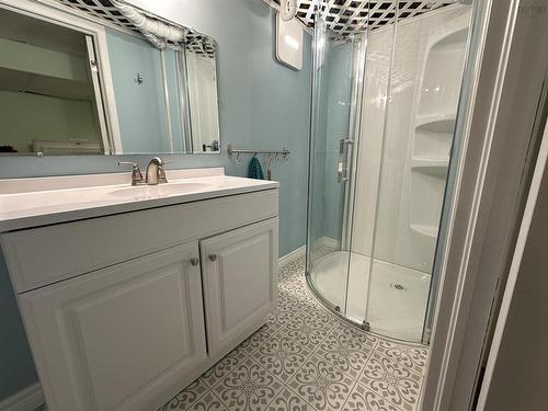 27 Smith Avenue, Bridgewater, NS 