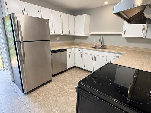 27 Smith Avenue, Bridgewater, NS 