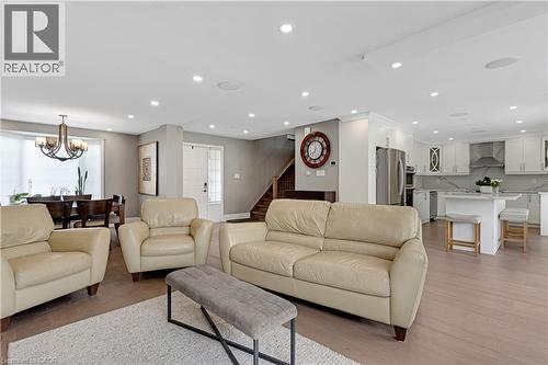 51 Bayne Crescent, Cambridge, ON 