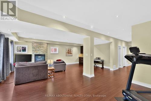2269 Whitworth Drive, Oakville, ON 