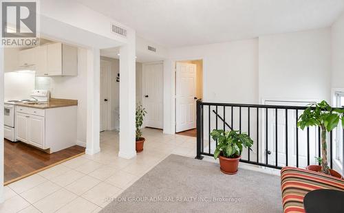 UPPER - 2538 WESTON ROAD , Toronto, Ontario M9N 2A6 3
