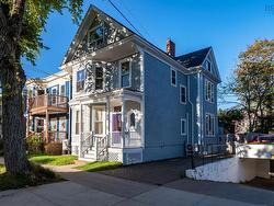 1531 lemarchant Street  Halifax, NS B3H 3R2