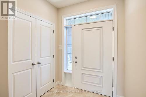 384 HUNTSVILLE DRIVE , Ottawa, Ontario K2T 0H5 2