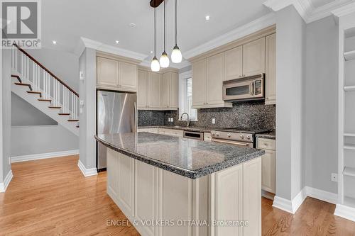 108 Manorhill Private, Ottawa, ON 