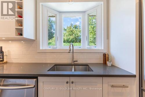 27 Roundhay Drive, Ottawa, ON 