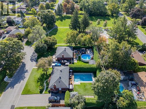 27 Roundhay Drive, Ottawa, ON 