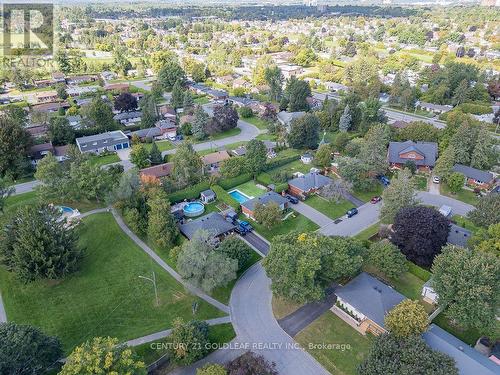 27 Roundhay Drive, Ottawa, ON 