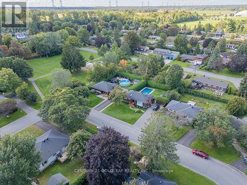 27 Roundhay Drive, Ottawa, ON 
