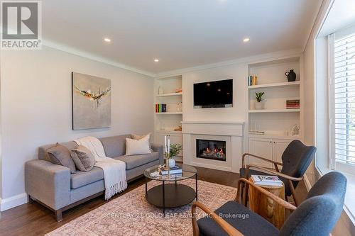 27 Roundhay Drive, Ottawa, ON 