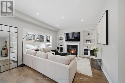 275 Sharon Creek Drive, East Gwillimbury, ON 