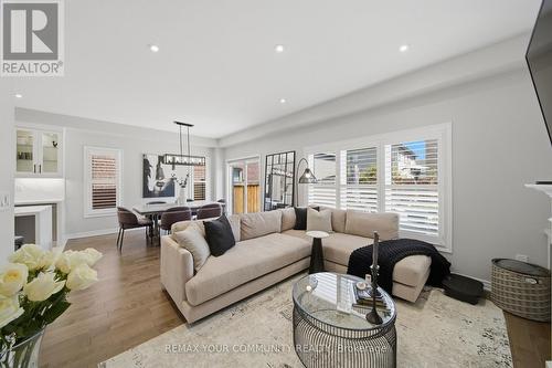 275 Sharon Creek Drive, East Gwillimbury, ON 