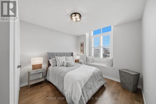 275 Sharon Creek Drive, East Gwillimbury, ON 