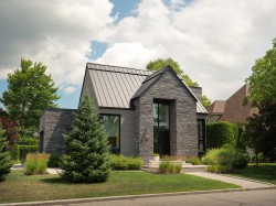 2 Rue de Rochefort Blainville, QC J7B 6B6