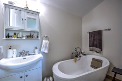 Salle de bains attenante à la CCP - 