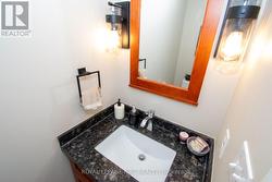2 PC POWDER RM - MAIN FLR - 