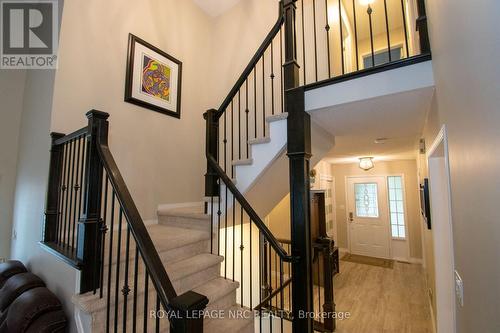 UPDATED STAIR CASE- RAILINGS - 29 Farris Avenue, St. Catharines (Rykert/Vansickle), ON 