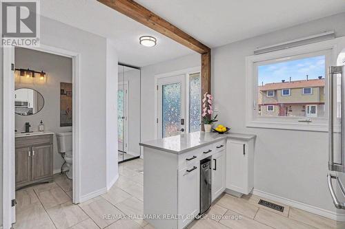 4342 Meadowvale Lane, Ottawa, ON 