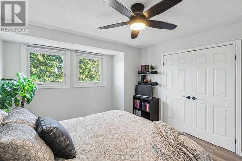 4342 Meadowvale Lane, Ottawa, ON 