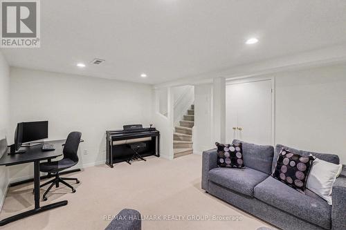 4342 Meadowvale Lane, Ottawa, ON 