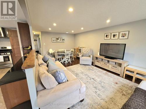 MAIN - 27 BROWNING TRAIL , Barrie, Ontario L4N 5A5 5