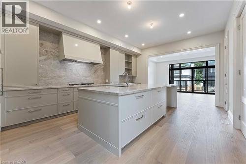 335 Helen Lawson Lane, Oakville, ON 