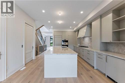 335 Helen Lawson Lane, Oakville, ON 