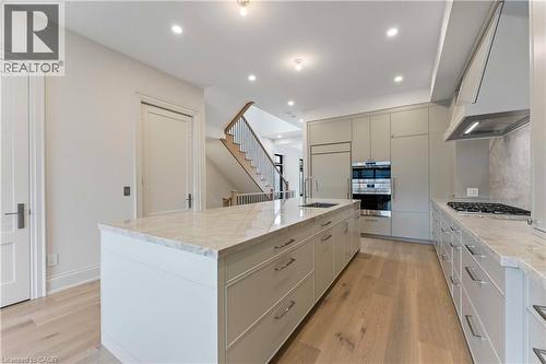 335 Helen Lawson Lane, Oakville, ON 