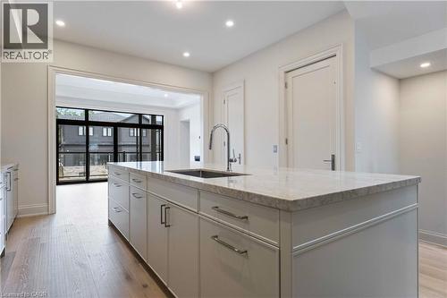 335 Helen Lawson Lane, Oakville, ON 