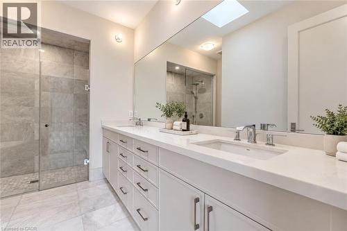 335 Helen Lawson Lane, Oakville, ON 