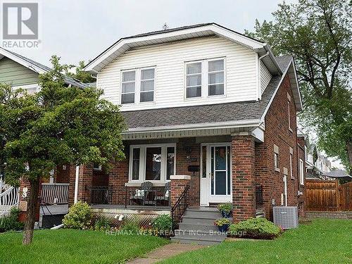 811 Coxwell Avenue, Toronto, ON 