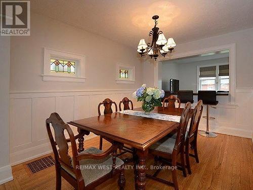 811 Coxwell Avenue, Toronto, ON 