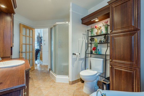 Salle de bains - 473 Av. Marc-Aurèle-Fortin, Laval (Sainte-Rose), QC 