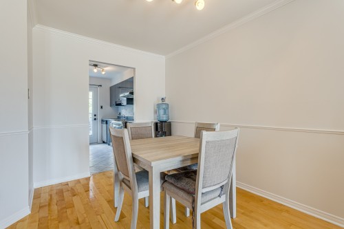 Salle à manger - 473 Av. Marc-Aurèle-Fortin, Laval (Sainte-Rose), QC 