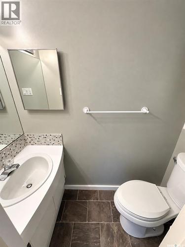 230 10Th Street Ne, Weyburn, SK 