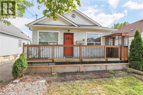 62 COSBY Avenue  St. Catharines, ON L2M 5R5
