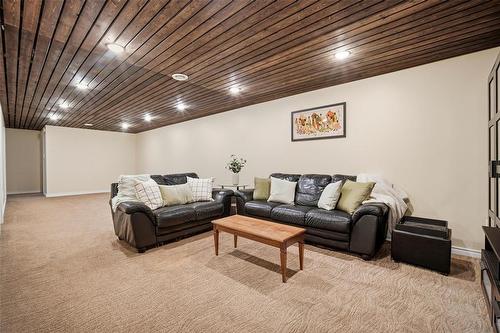 Rec Room - 42 Gatineau Bay, Winnipeg, MB 