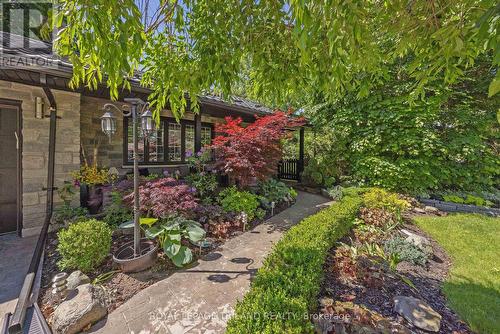 1152 IVANHILL ROAD  London North (North L), ON N6H 4C1