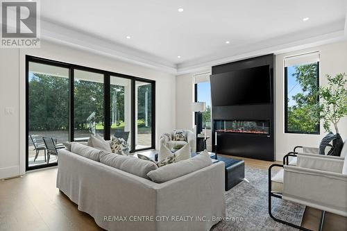 Oversized patio doors to backyard - 53900 Heritage Line, Bayham (Richmond), ON 