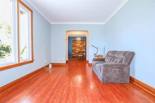 427 Truro Street, Winnipeg, MB 