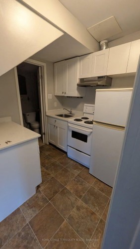2-44 Main Street N, Halton Hills, ON L7G 3G8 4