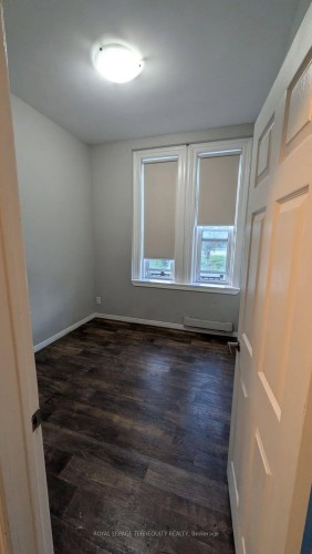 2-44 Main Street N, Halton Hills, ON L7G 3G8 5