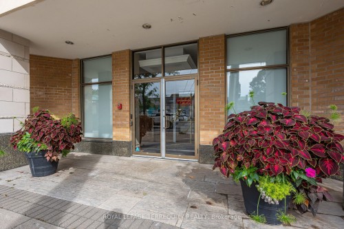 407-935 Royal York Road, Toronto, ON 